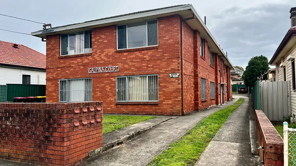 CHARMING & AFFORDABLE 2 BEDROOM UNIT FOR LEASE
