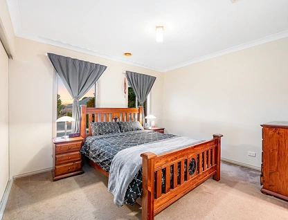2/11 Dunraven Court, Sydenham, VIC 3037, 3 Kuwarto, 2 Banyo, House