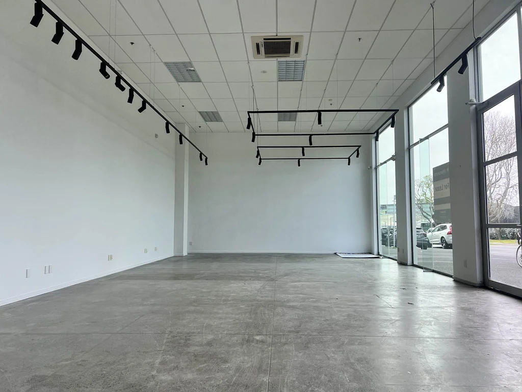 Mount Eden MODERN MOUNT EDEN SHOWROOM