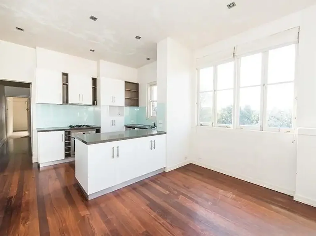 Light-Filled Art Deco Living in the Heart of Elwood