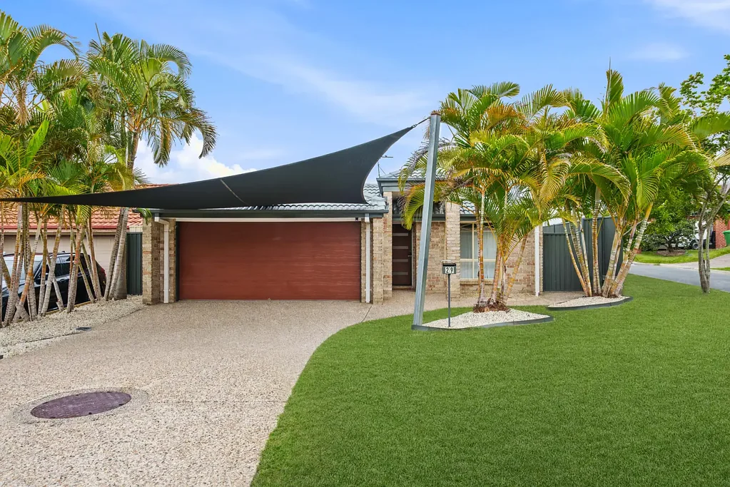 Upper Coomera 4બેડરૂમ SPACIOUS FAMILY LIVING, QUIET STREET, OPPOSITE PARKLAND!!