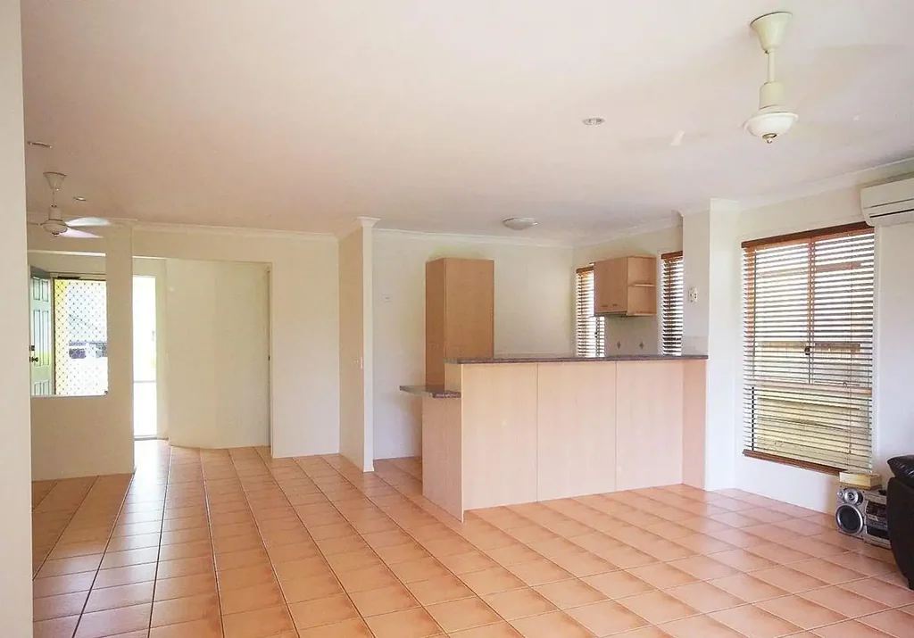 Break Lease in the Heart of Varsity Lakes