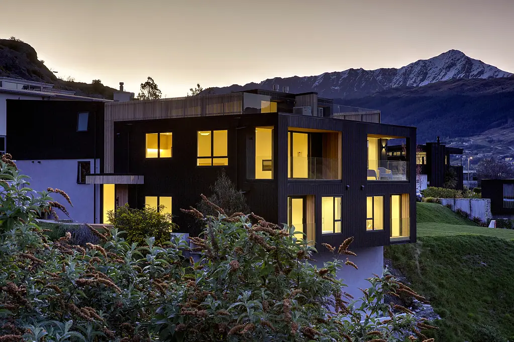 Kelvin Heights 4ਬੈੱਡਰੂਮ Brand New Waterfront Luxury, Bathed in Sun