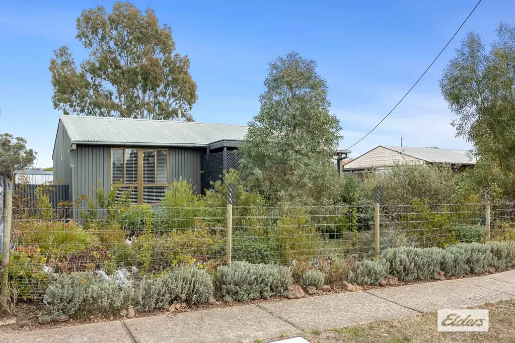 Ararat 3Moenga Versatile, Light-Filled Living with Investment & Value-Add Appeal