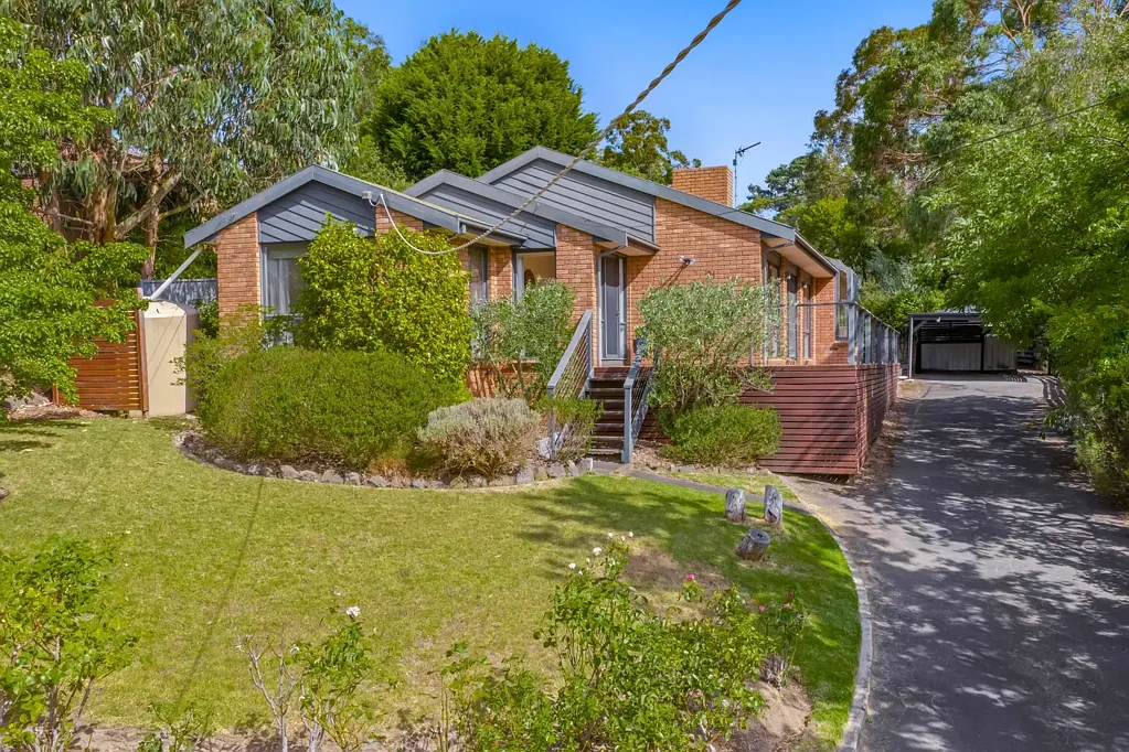 21 Marina Drive, Mount Clear, VIC 3350