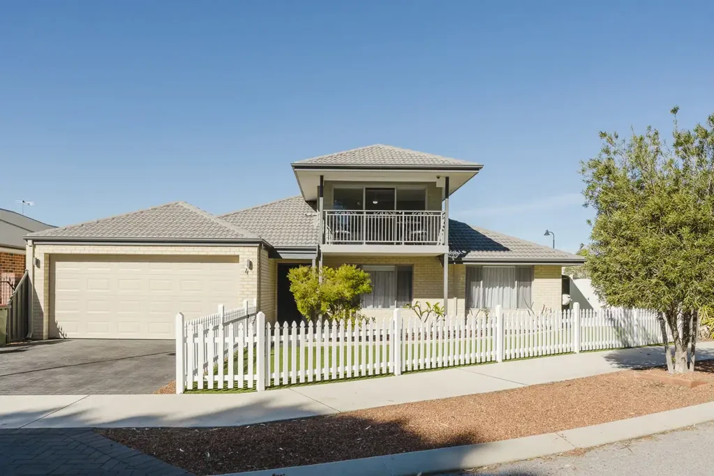 Yanchep 4房  Prestigious 4x2 Opposite Golf Course Greens!