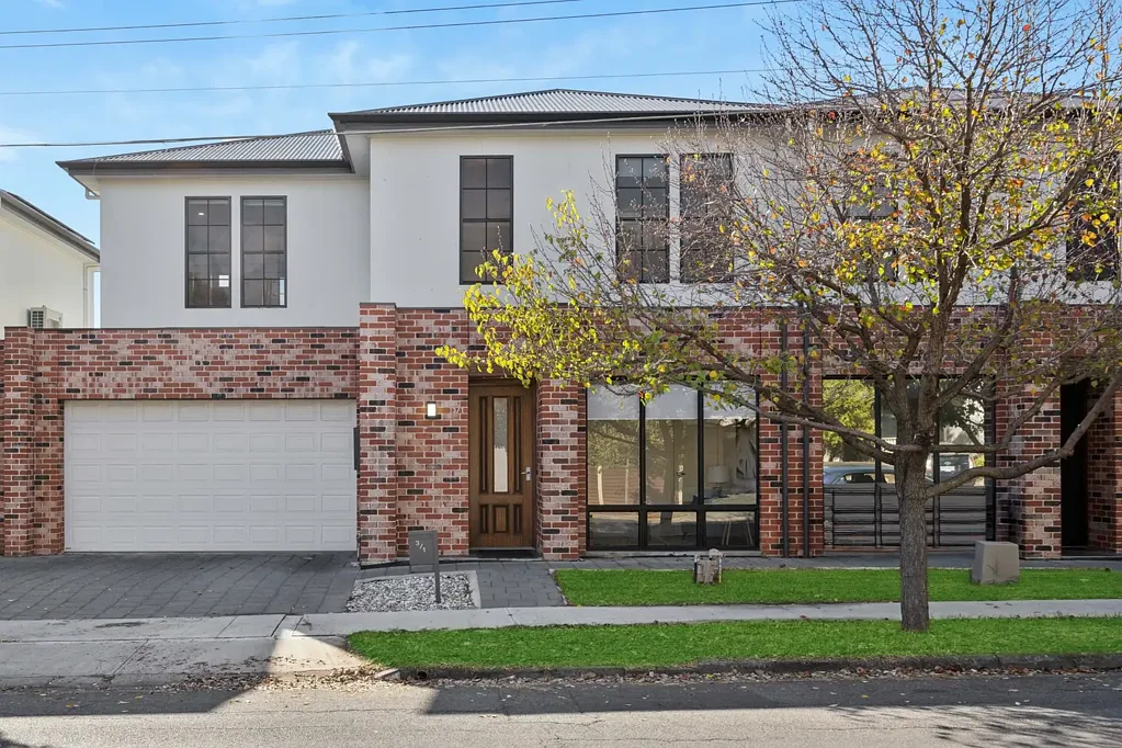 Tranmere 4chambre Family-Sized Townhouse: Space to Grow in a Popular Locale