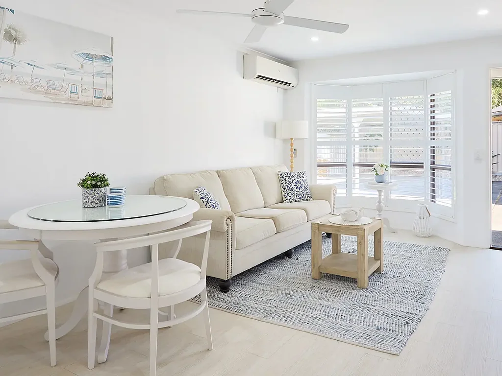 2/12 Hentdale Court, Labrador, QLD 4215