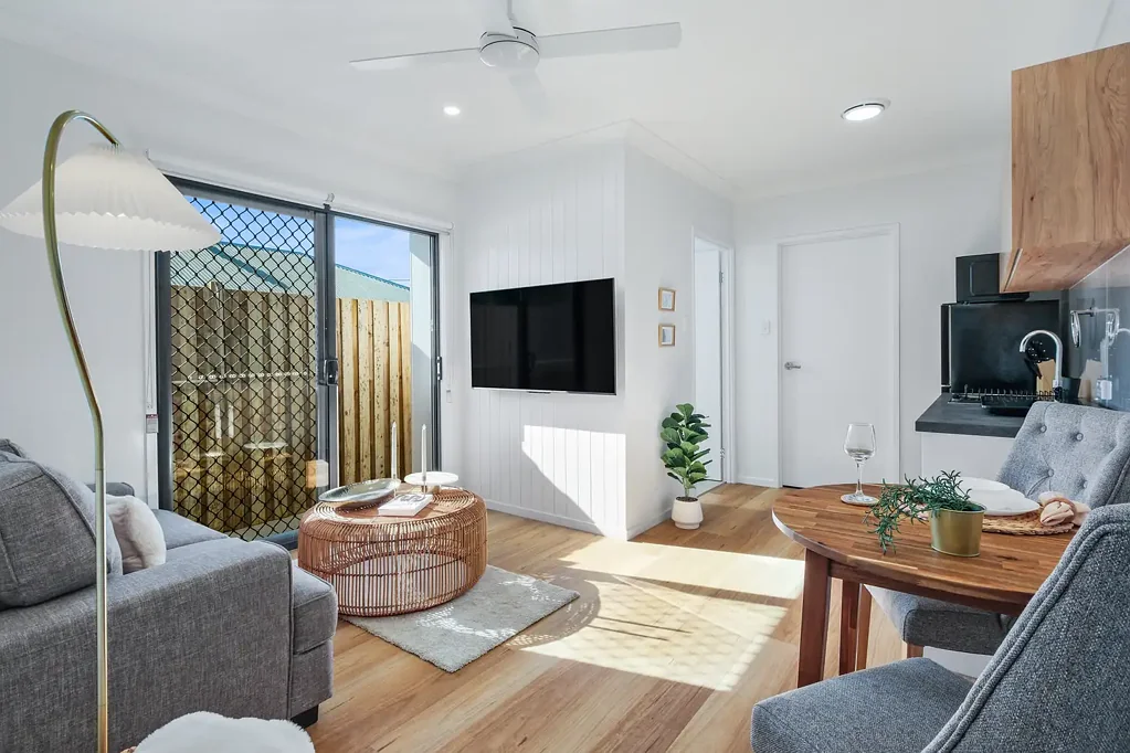 Brand-New Furnished Micro Apartments - Designer Living in Thriving Banyo