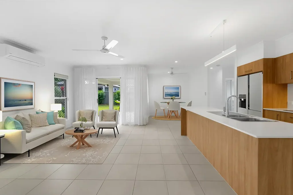Bentley Park 5Moenga Large Family Home with Triple Garage