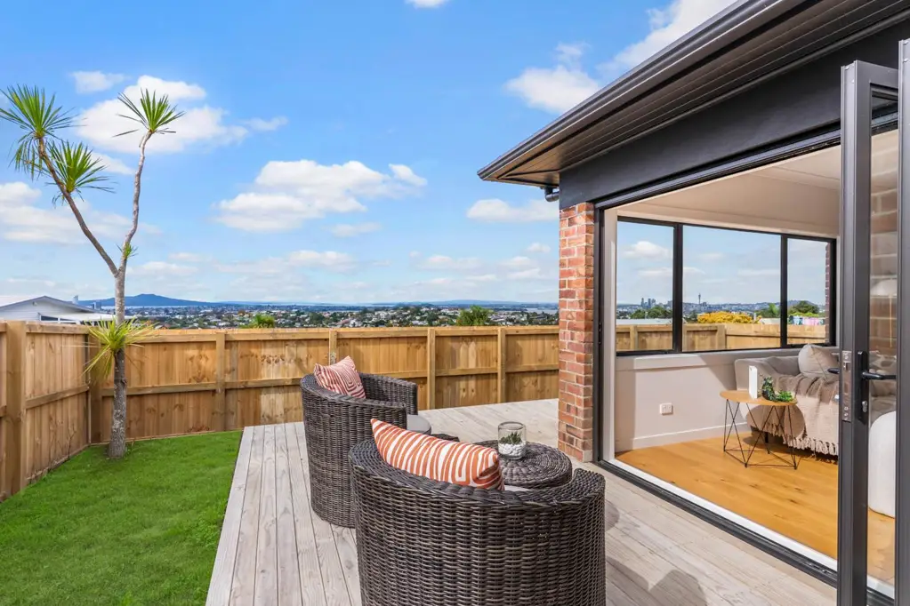 Hillcrest 4chambre Remastered Retro Classic with Views