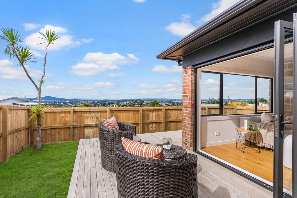 203 Glenfield Road, Hillcrest, North Shore City, Auckland