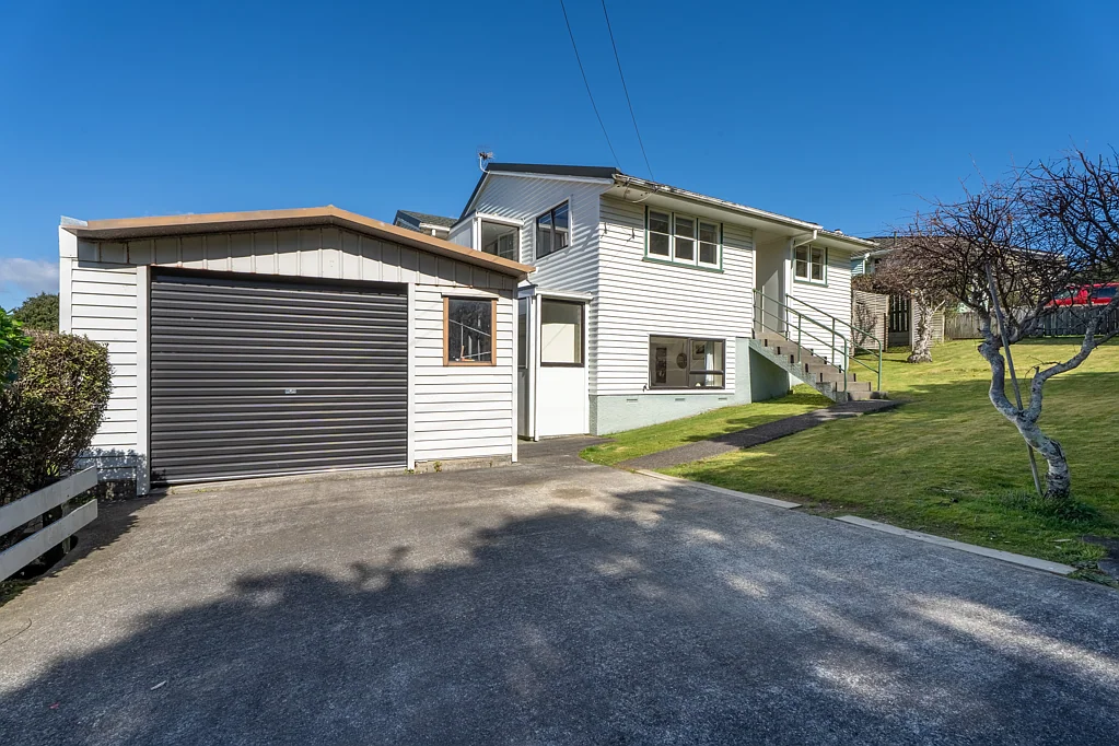 62 Franklyn Road, Tawa, Wellington
