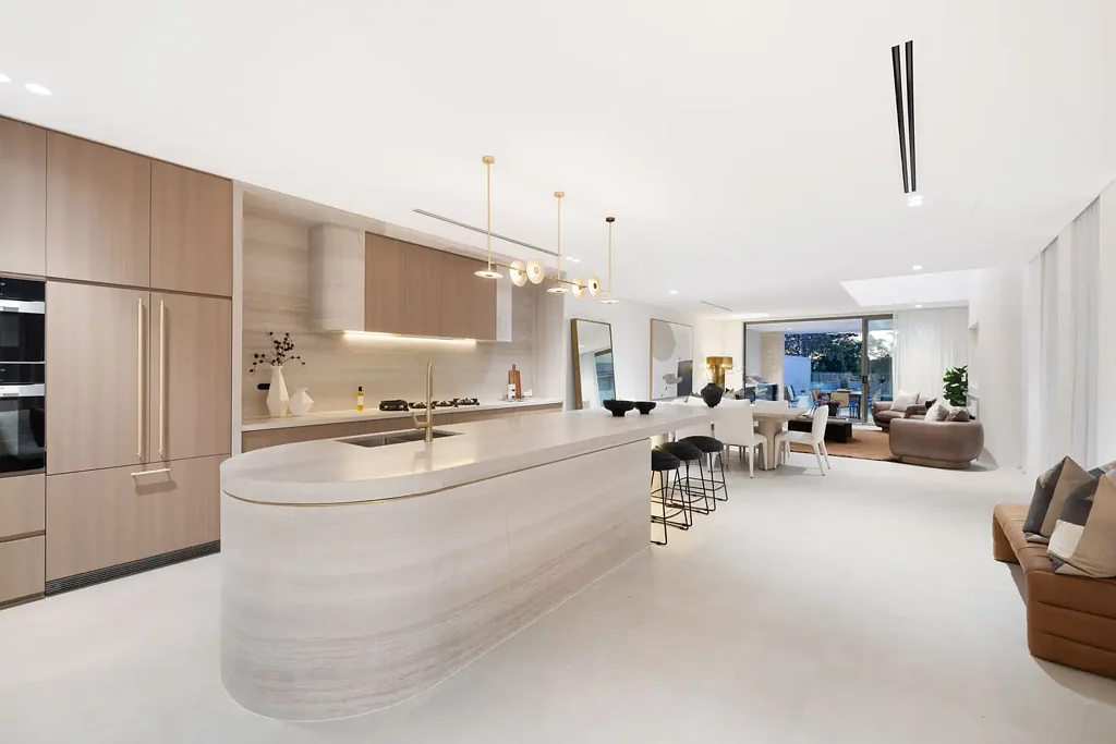 Gladesville 5침실 Luxury residence in waterside location with lift access & 10 car basement parking.