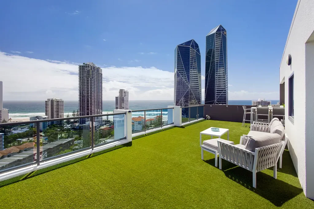 Surfers Paradise 3房  Rare 3 Level Penthouse Renovator | Private Rooftop Terrace | Ocean Views