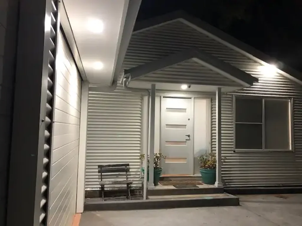 Killarney Vale 3房  Private Modern and Spacious