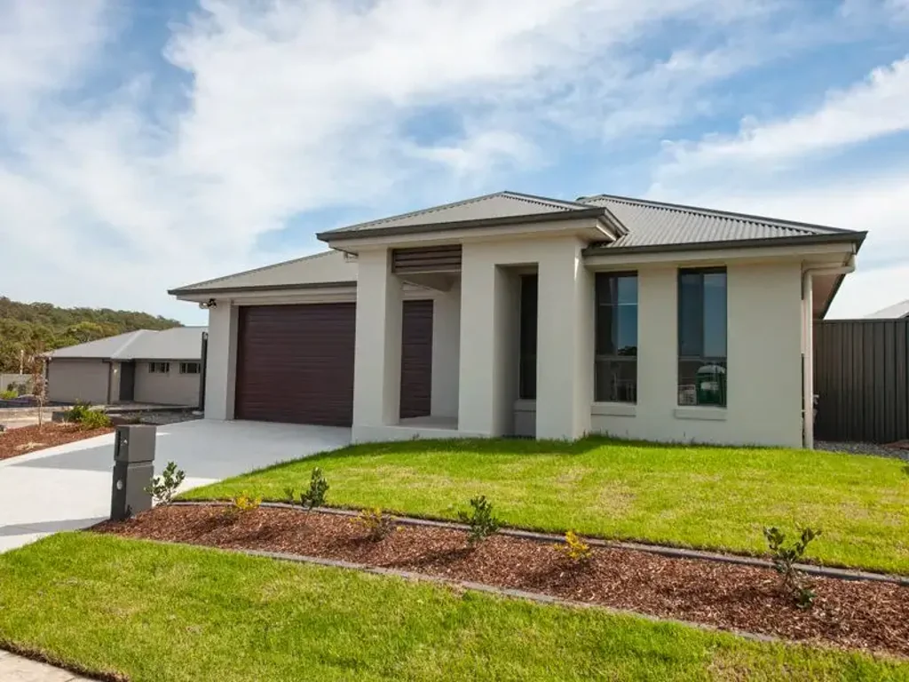 STAND OUT 4 BEDROOM HOME & LOCATION