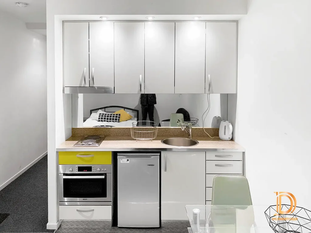 Carlton Fully Furnished Studio Apartment in Swanston