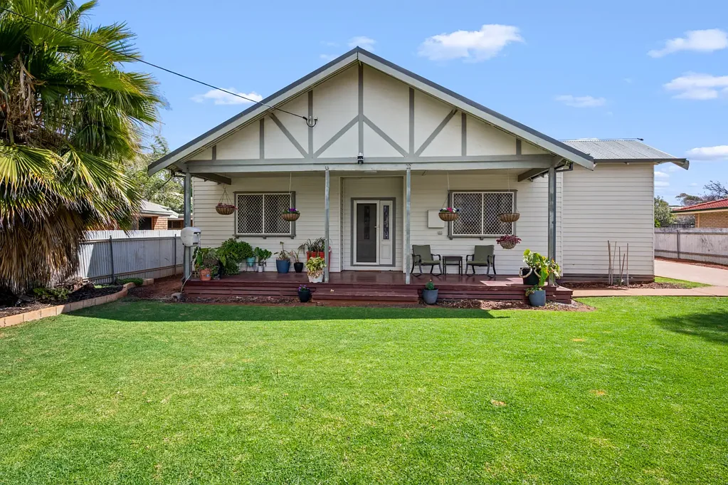 Hannans 4غرفة نوم Spacious Family Home That Has Been Charmingly Modernised!