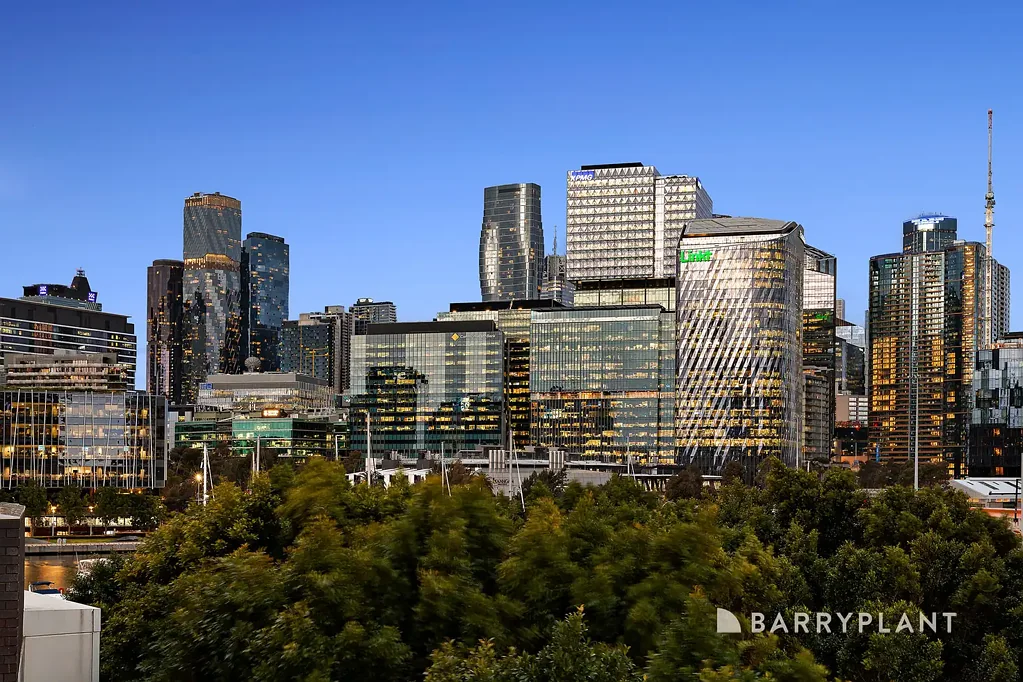 Docklands 2침실 Rare Opportunity! One of Four Unique 2 Bed, 2 Bath, 2 Car in Tower 4!