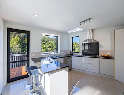51A Totaravale Drive, Totara Vale, North Shore City, 5 Kuwarto, 4 Banyo, House