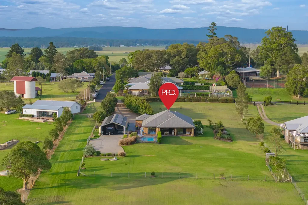 Hinton 4房  Exclusive Lifestyle Opportunity in a Coveted Pocket