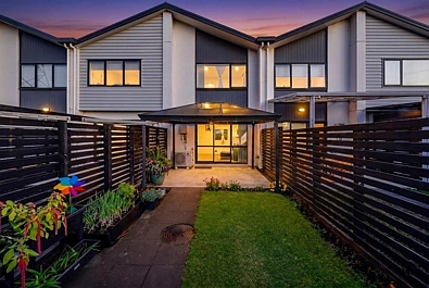 Perfect Location, Spacious Living & Low Mainte...