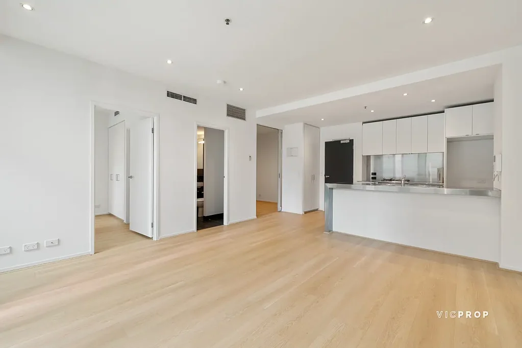 RECENTLY RENOVATED! LOCATION & LIFESTYLE!
