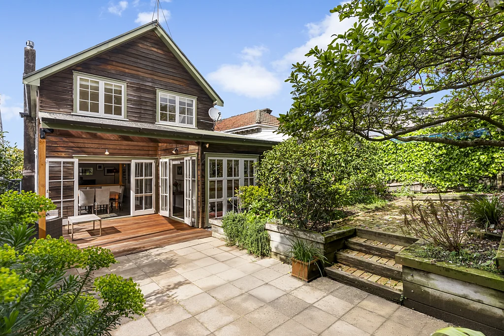 Freemans Bay 3침실 Cedar Charm in a Coveted Location
