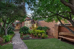 29 Moore Street, Caulfield South
