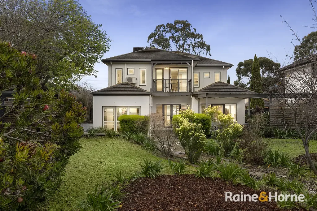 Point Cook 4બેડરૂમ Family living with a fairway backdrop