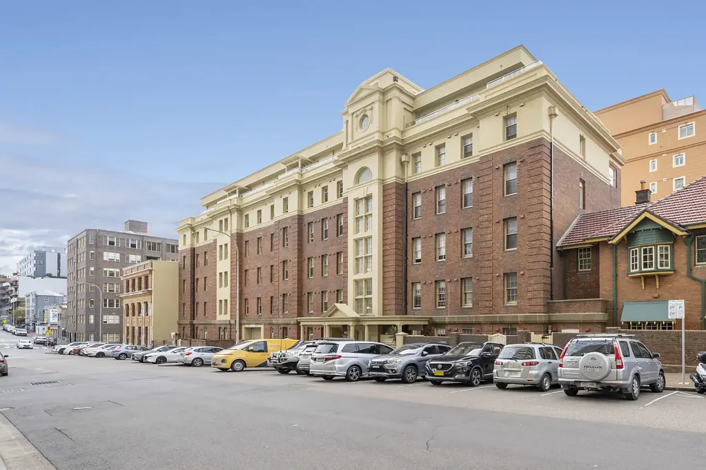 1 BEDROOM INNER CITY APARTMENT