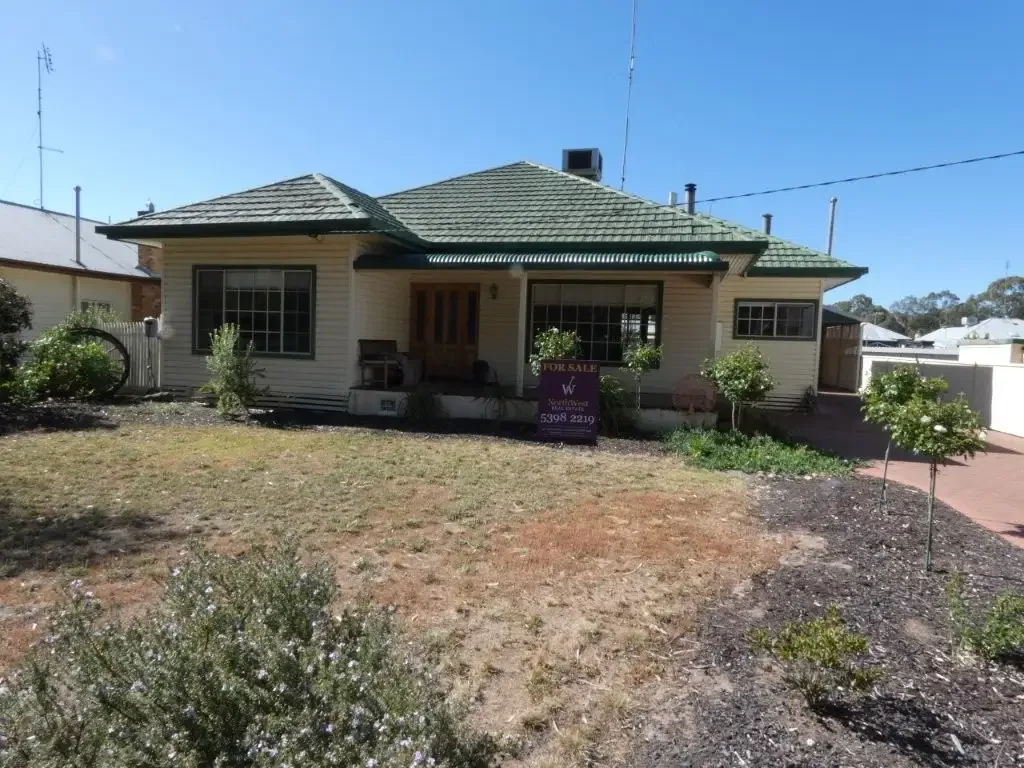 62 Craig Ave, Warracknabeal, VIC 3393