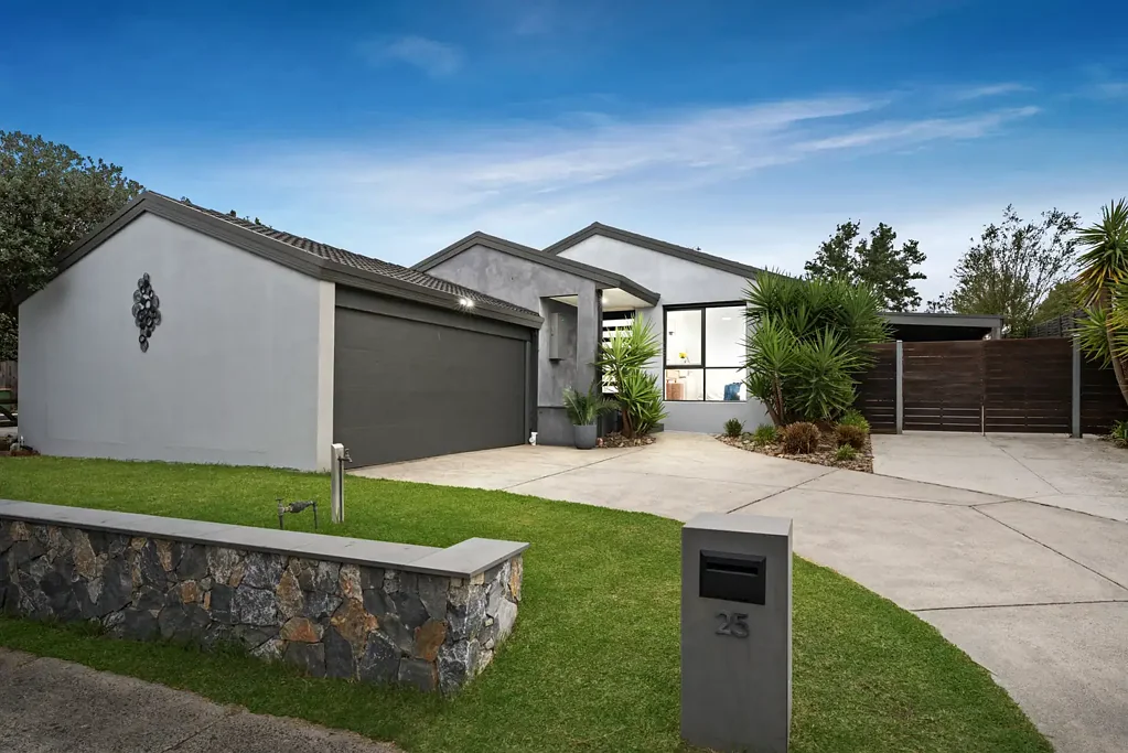 25 Belindavale Drive, Knoxfield, VIC 3180