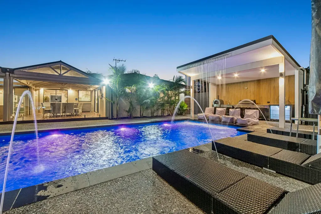 64 Raphael Crescent, Frankston, VIC 3199