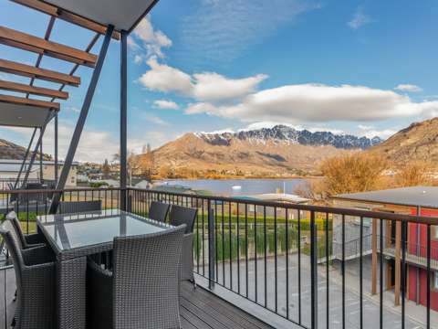 Frankton 3房  Marina Apartments: Your Lakeside Oasis