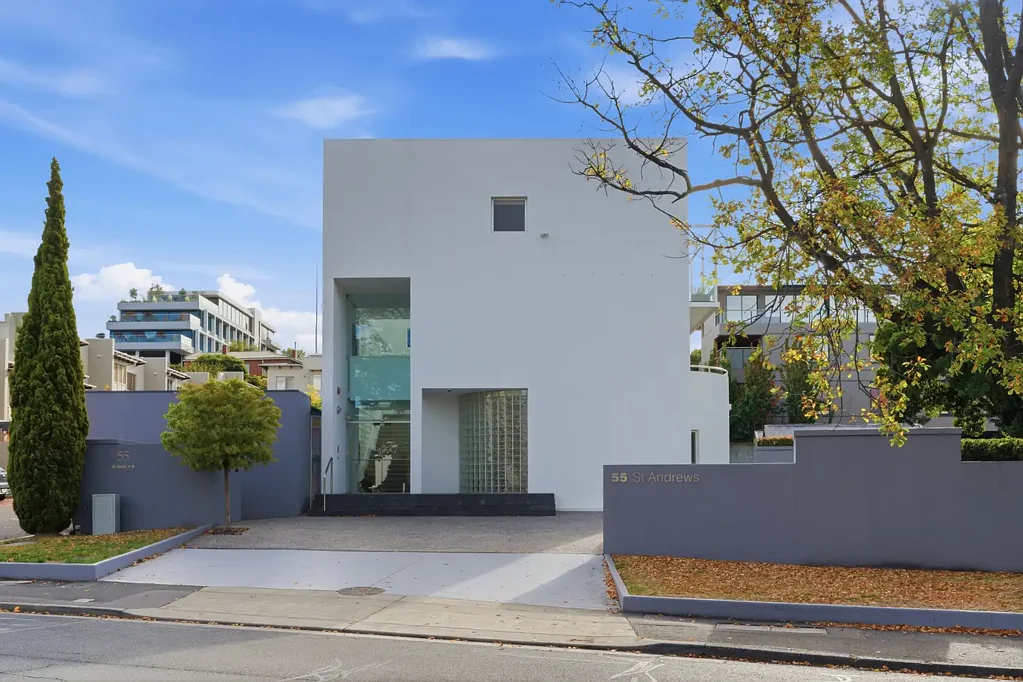 Battery Point 3 Bedroom A Boutique Address Defined by Luxury, Light & Space