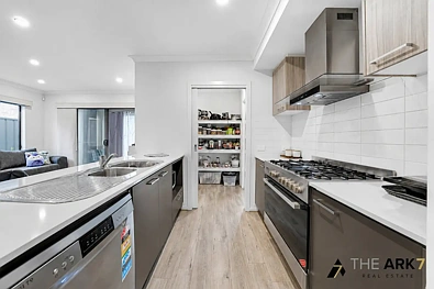 53 Atherstone Boulevard, Strathtulloh, VIC 3338, 4 slaapkamers, 2 badkamers, House