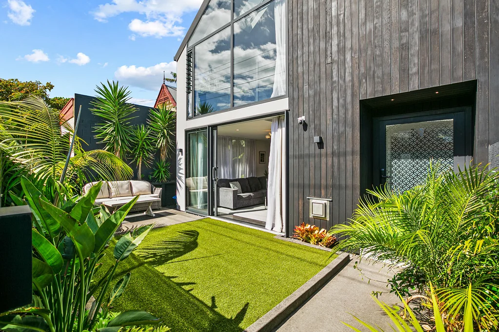 New Plymouth Central 4 Slaapkamer Luxury Lock And Leave