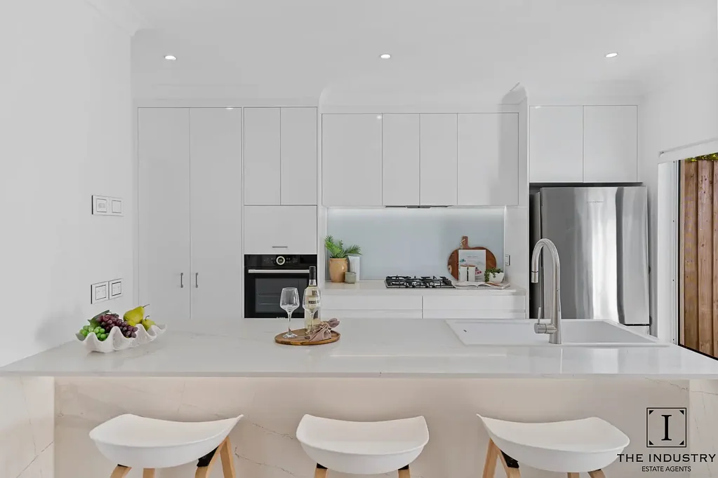 Smithfield 3 Bedroom Stylish, Designer Renovated & Conveniently Located