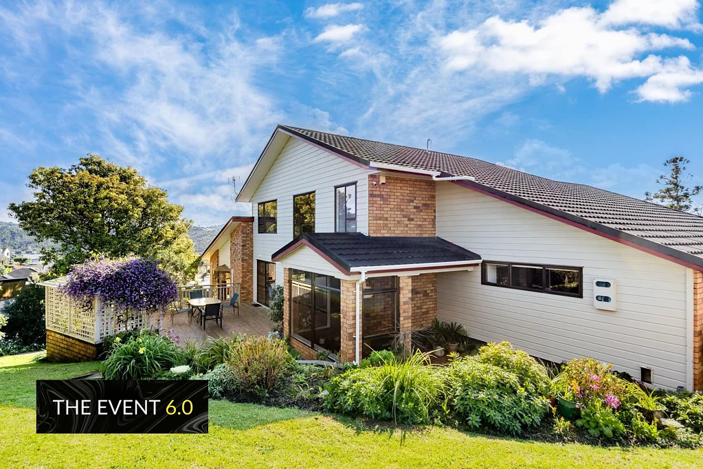 Orewa 5房  Expansive Views, Exceptional Living