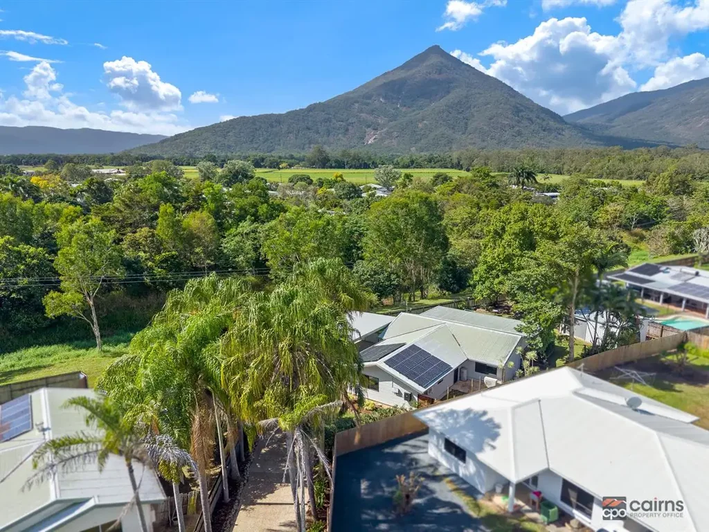 Gordonvale 3chambre Well-Presented Private Family Home with Large Shed