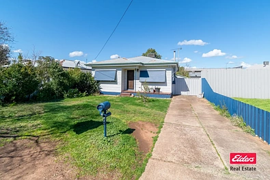Dubbo 3 Slaapkamer Renovator's Delight on a Generous Block