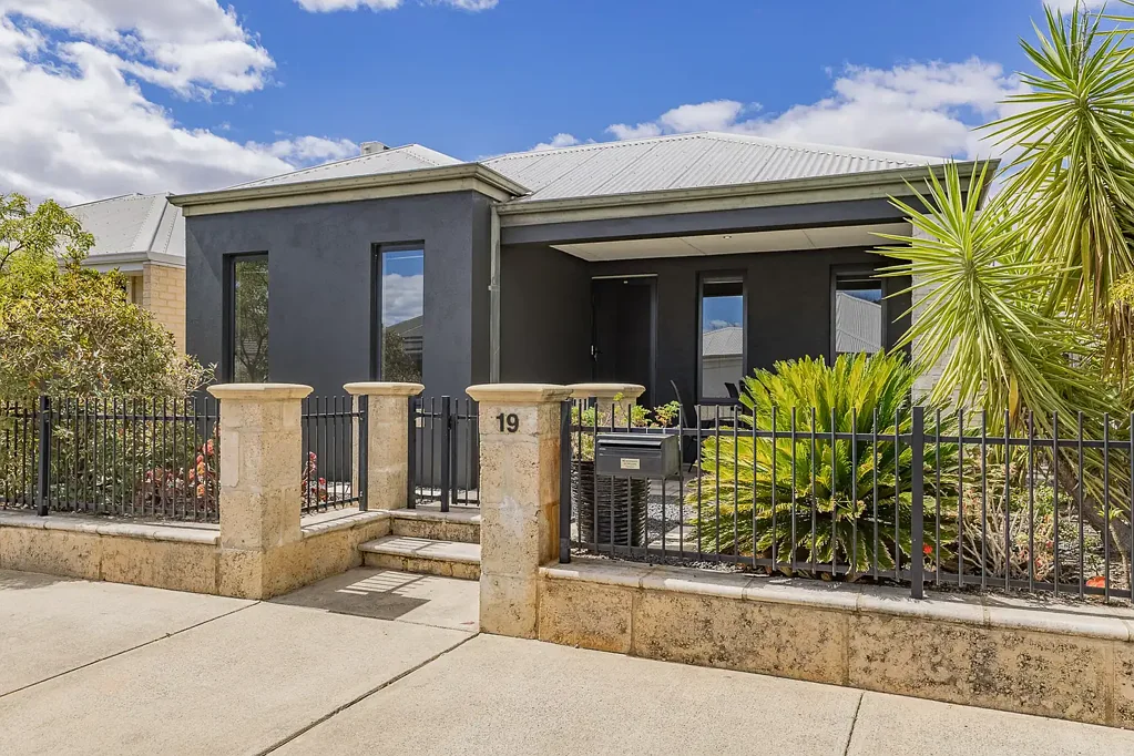 Modern Austin Cove Living Just Moments from the Murray River