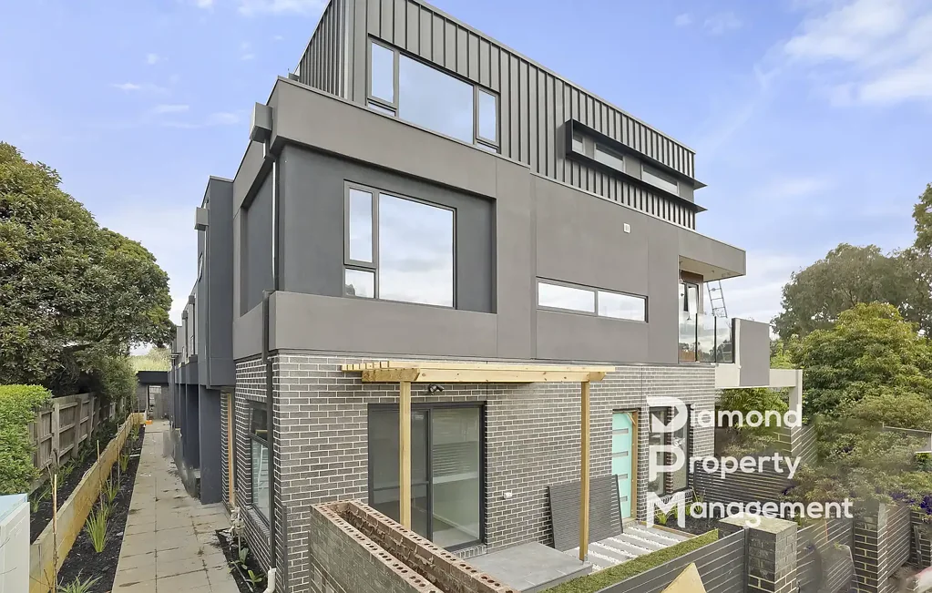 Luxurious Townhouse Living with Cutting-Edge Features