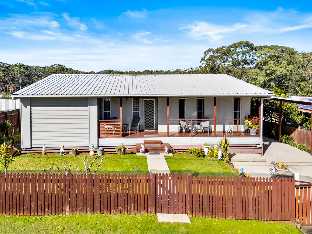 Russell Island 3 Bedroom Commanding Hilltop Residence