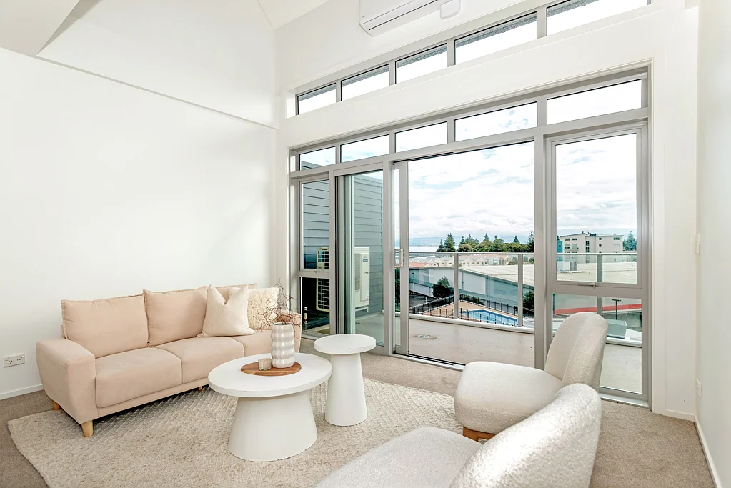 Gisborne 2غرفة نوم Sky-high living with sea views