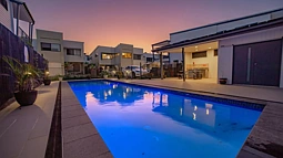 18/22 Careel Close, Helensvale
