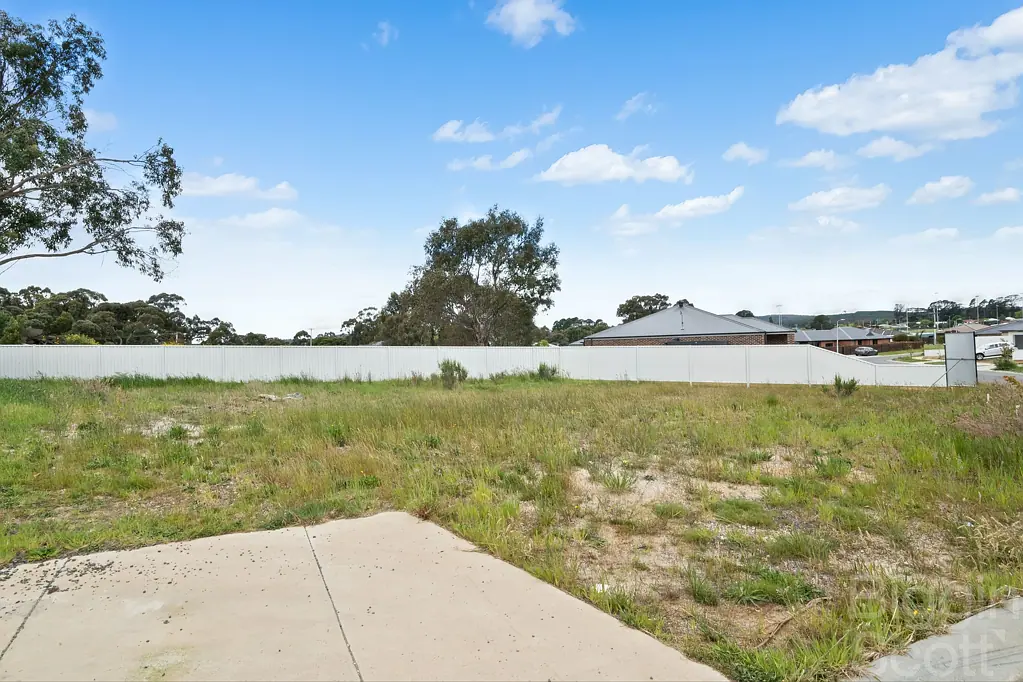 Creswick Prime Opportunity to build in this Charming Creswick Court.