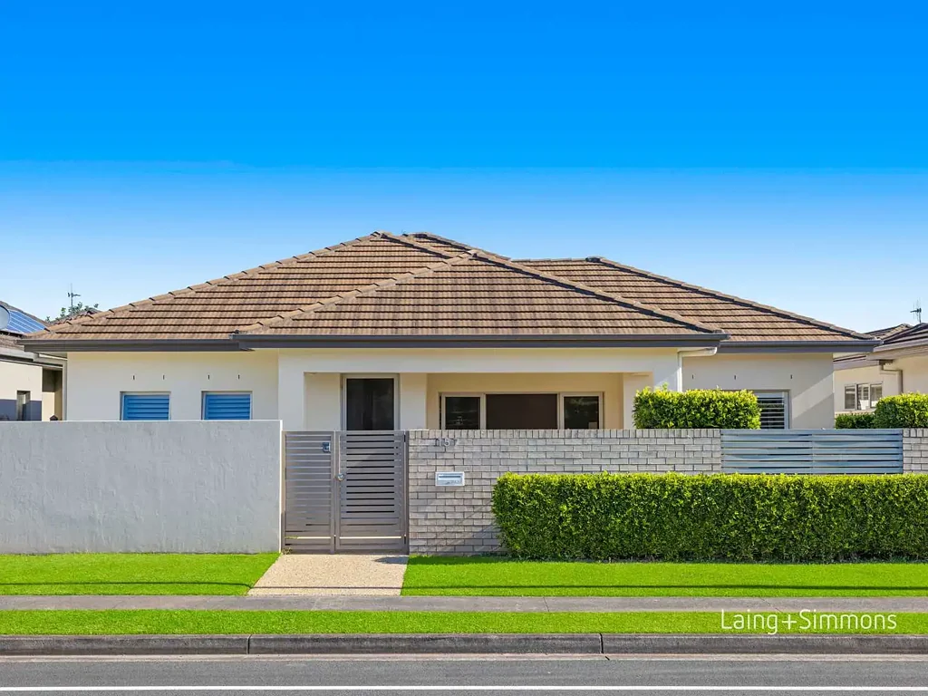 Port Macquarie 3Zimmer Torrens Title Freedom in the Canal Precinct